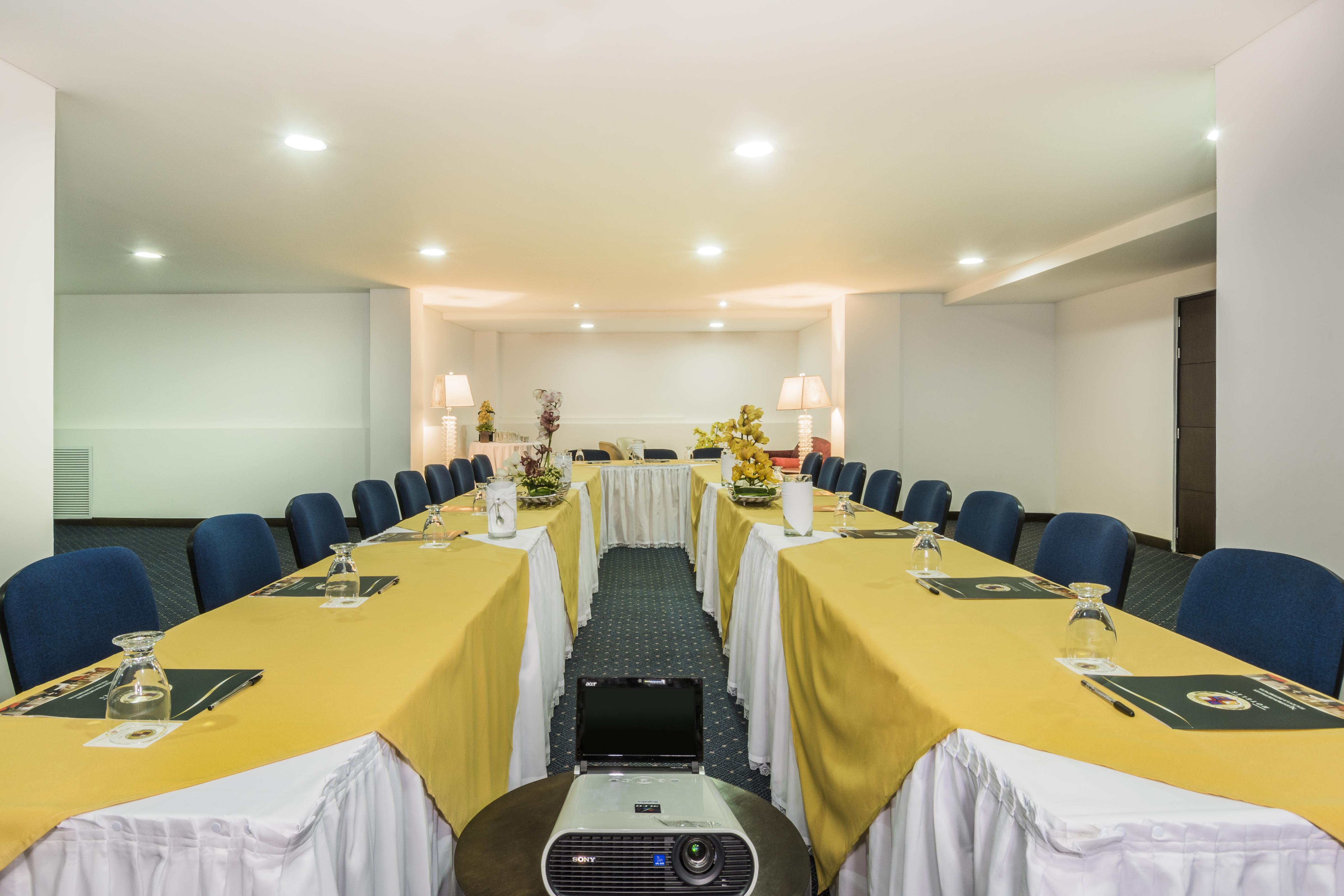 Hotel Egina Medellin Bagian luar foto