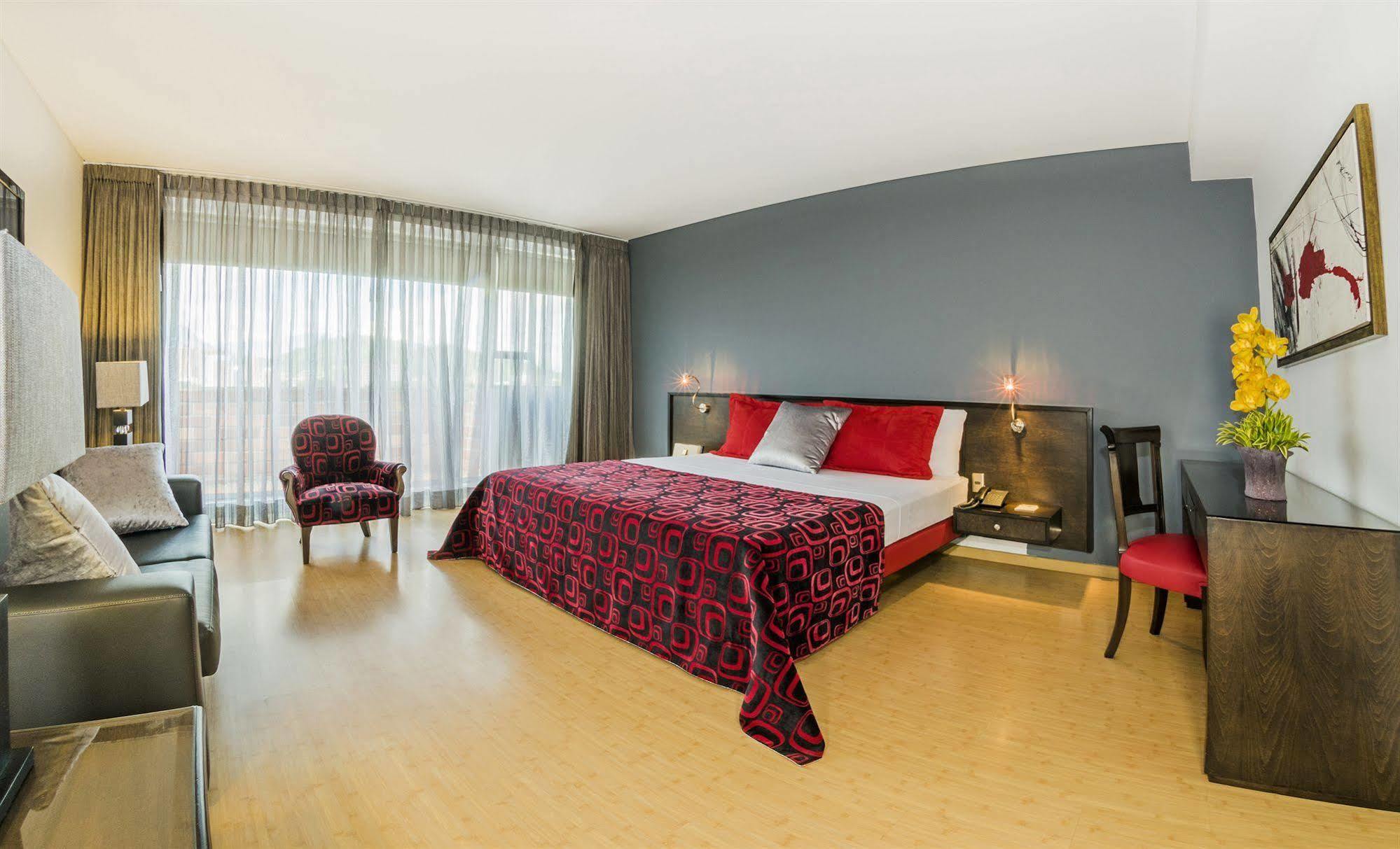 Hotel Egina Medellin Bagian luar foto